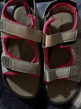 Women’s size 8 Adjustable Outdoor Sandals in Gray and Pink